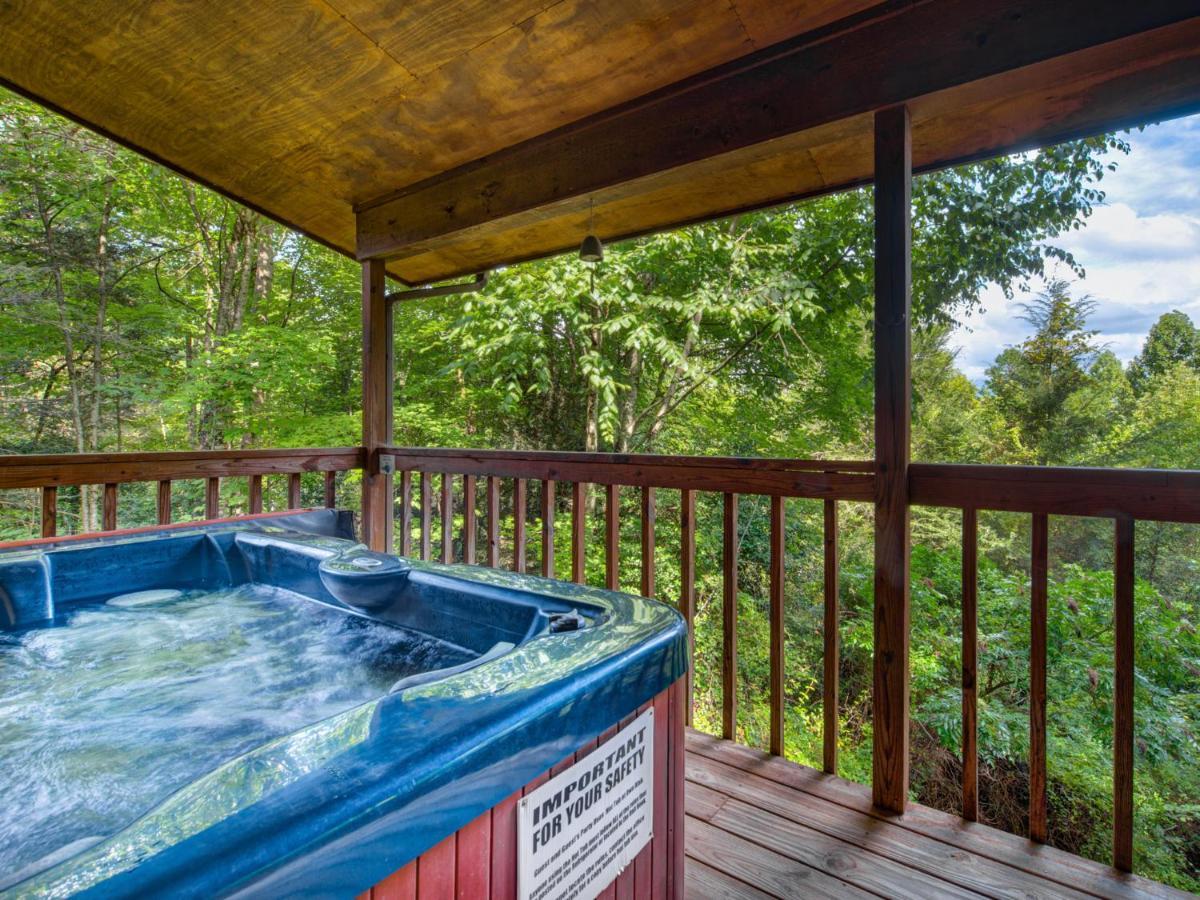 Between Here & There, 3 Bedrooms, Sleeps 6, Views, Hot Tub Gatlinburg Eksteriør bilde